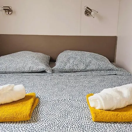 Camping Joli Mobil N°11, 4ch Confort Et Spacieux Gastes